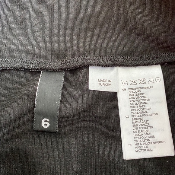 Black H&M mini skirt size 6 - Picture 4 of 7
